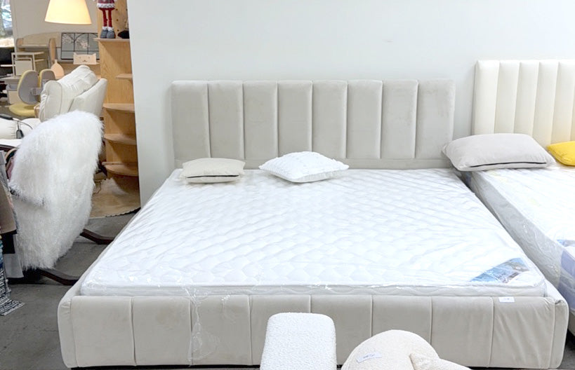 Modern Minimalist Solid Wood Bed