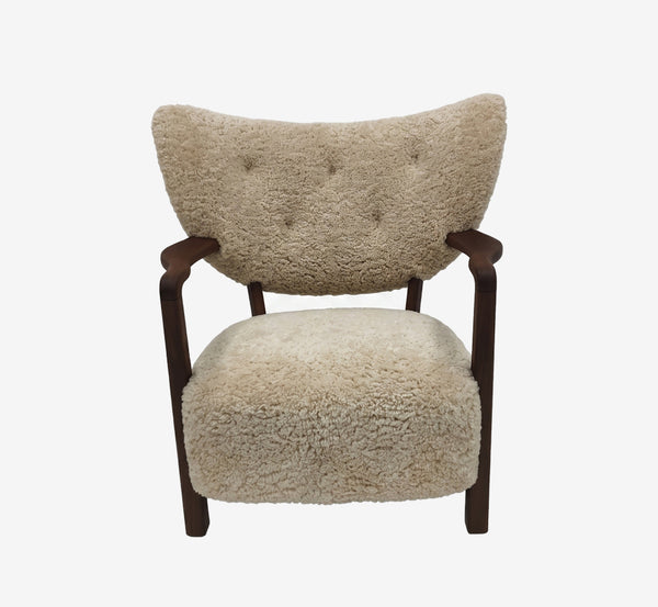 Modern Cream Bouclé Accent Chair with Solid Walnut Arms - Mid-Century Shearling Lounge Chair - Cozy Tufted Wingback Reading Chair for Living Room & Bedroom
