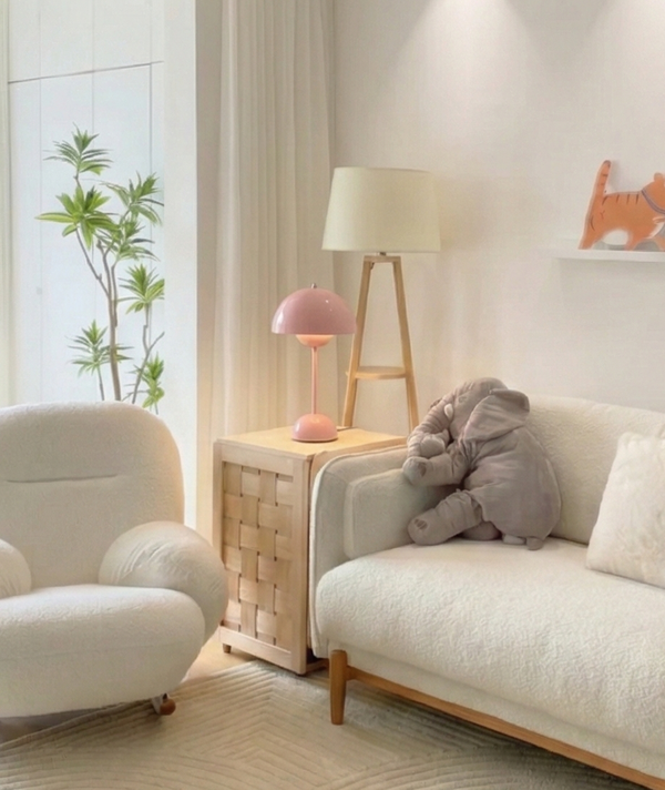 Bud-shaped Table Lamp